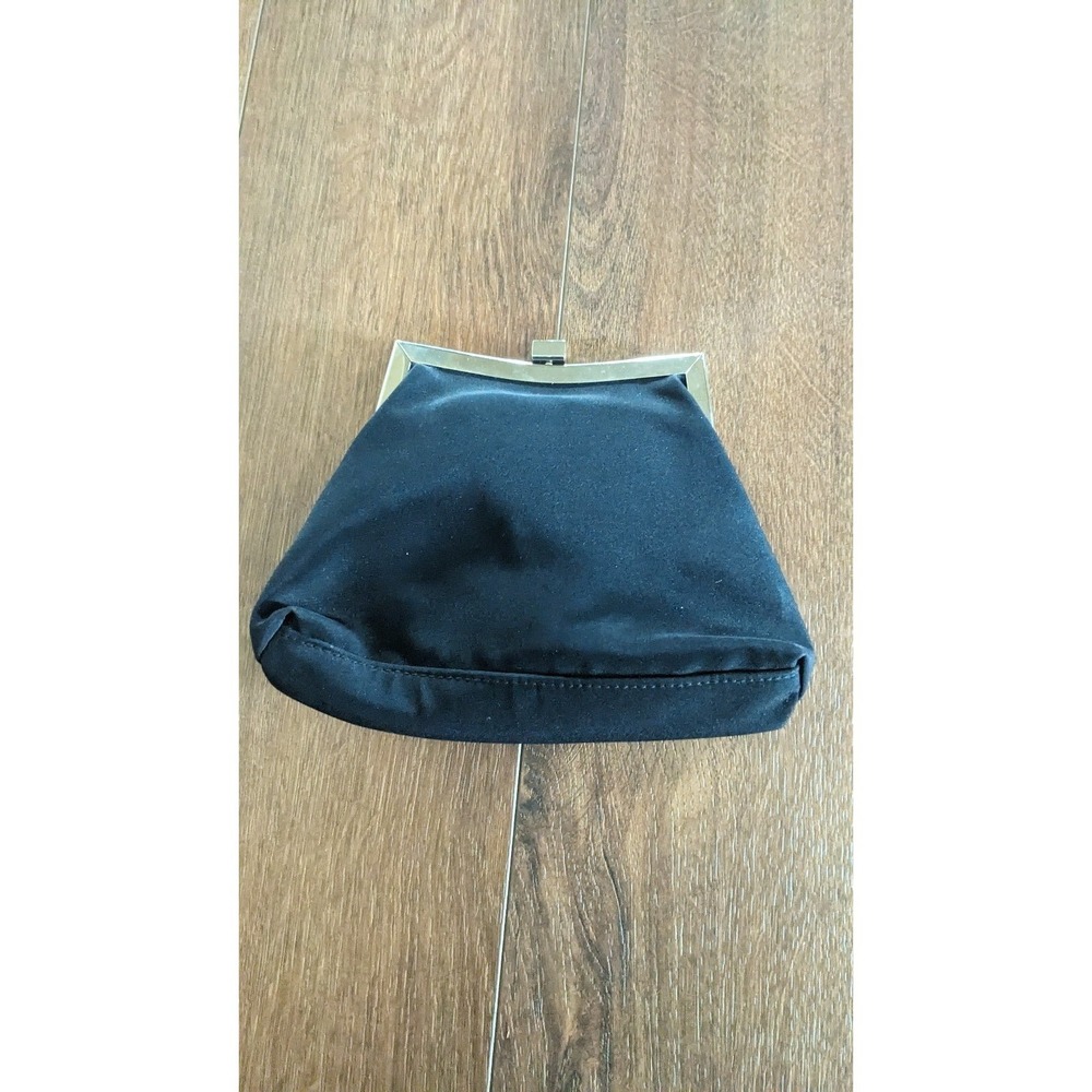 Small black clasp purse with strap options‎